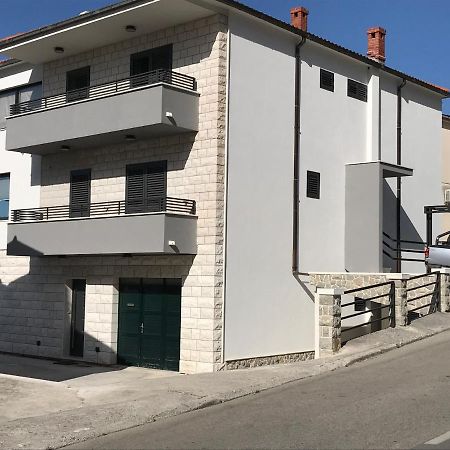Apartments Tonkita With Jacuzzi Makarska Exterior photo