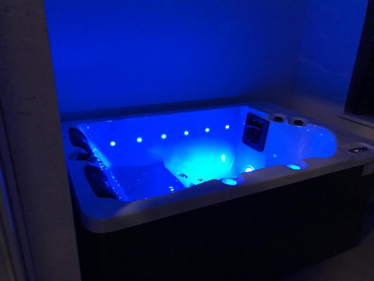 Apartments Tonkita With Jacuzzi Makarska Exterior photo