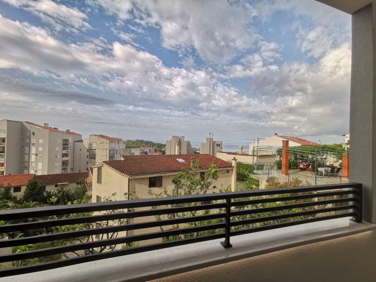 Apartments Tonkita With Jacuzzi Makarska Exterior photo